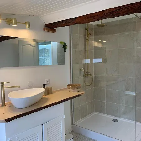 Maison Spacieuse Et Calme, Centre Ville, Ideal Famille *