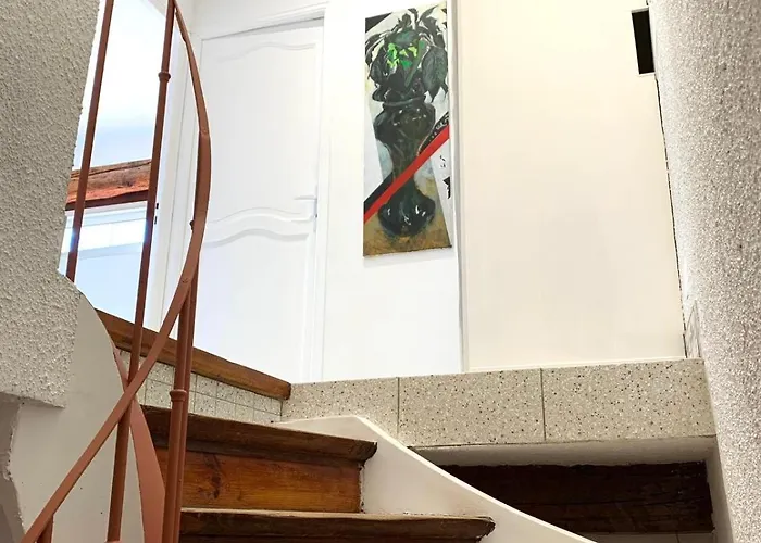 Дом отдыха Maison Spacieuse Et Calme, Centre Ville, Ideal Famille *