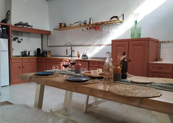 Maison Spacieuse Et Calme, Centre Ville, Ideal Famille *